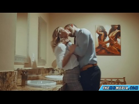 ❤️ Quandu una bionda tettona ti seduce in un bagnu publicu ❤❌ Video sessu à co.domhudognika.ru ❤